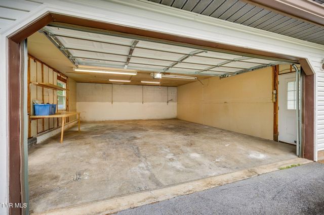 1102 Miller Drive, Jonesborough, TN 37659
