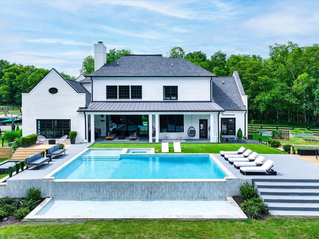 5112 Heron Hill Ln, Thompsons Station, TN 37179