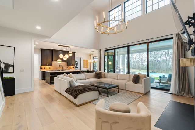 5112 Heron Hill Ln, Thompsons Station, TN 37179