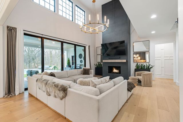 5112 Heron Hill Ln, Thompsons Station, TN 37179