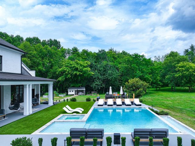 5112 Heron Hill Ln, Thompsons Station, TN 37179