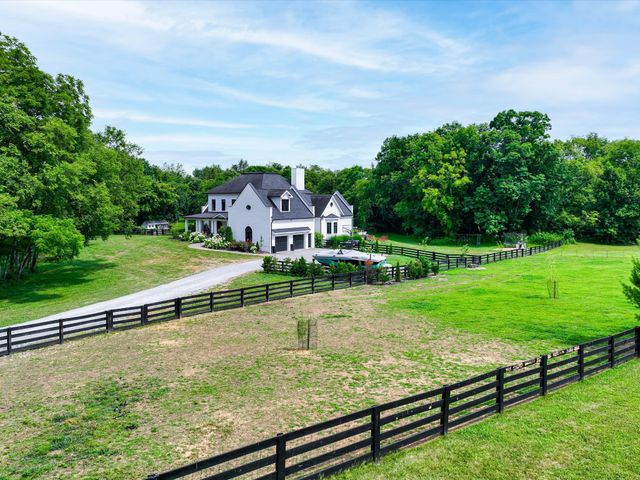 5112 Heron Hill Ln, Thompsons Station, TN 37179