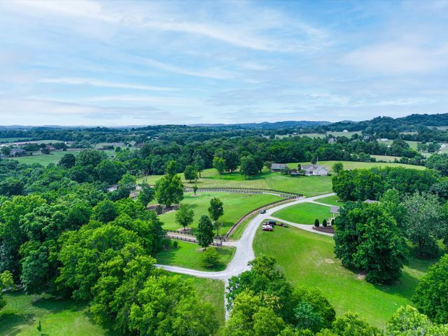 5112 Heron Hill Ln, Thompsons Station, TN 37179