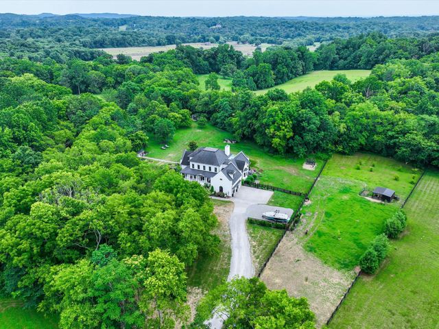 5112 Heron Hill Ln, Thompsons Station, TN 37179