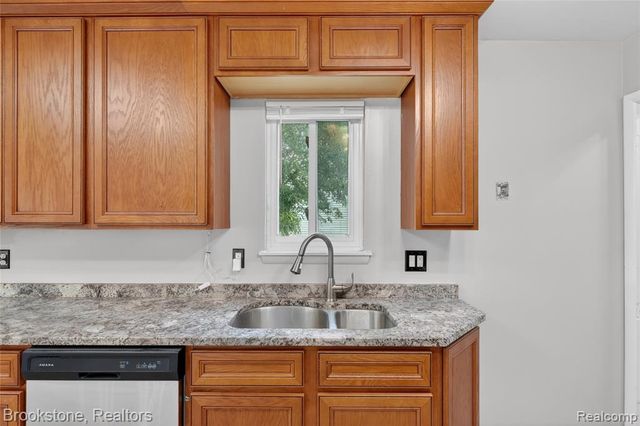 24915 Tallman Avenue, Warren, MI 48089