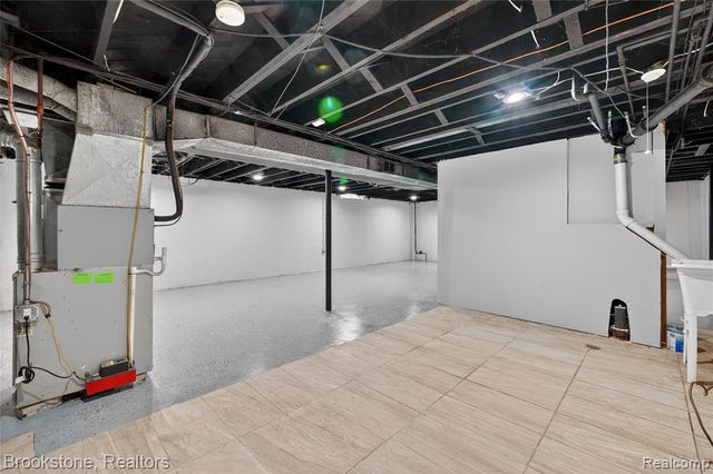 24915 Tallman Avenue, Warren, MI 48089