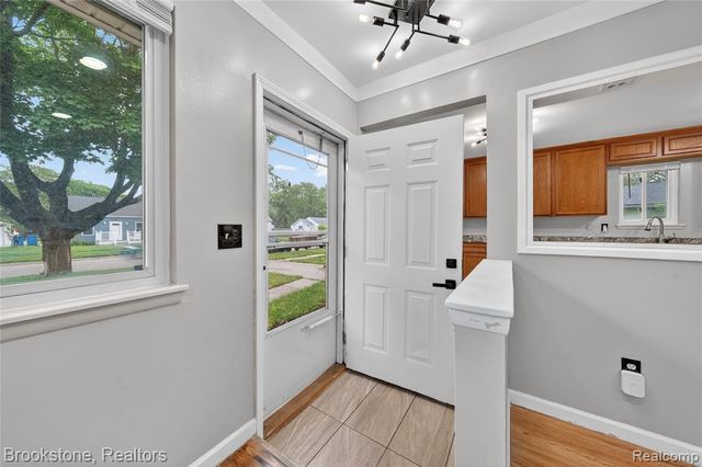 24915 Tallman Avenue, Warren, MI 48089