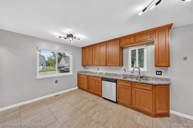 24915 Tallman Avenue, Warren, MI 48089
