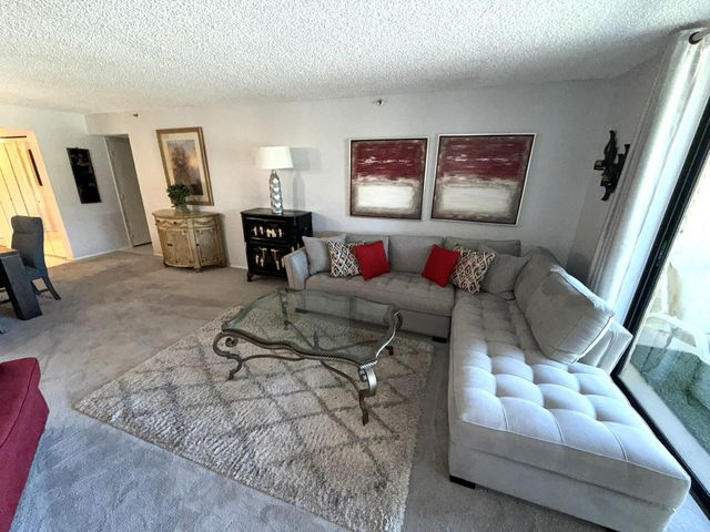 2788 Tennis Club Drive 203, West Palm Beach, FL 33417