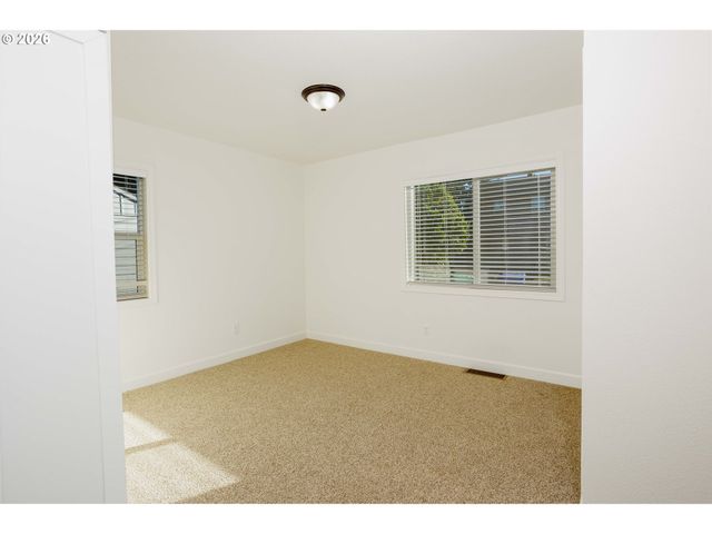 8715 Ne CLACKAMAS St, Portland, OR 97220