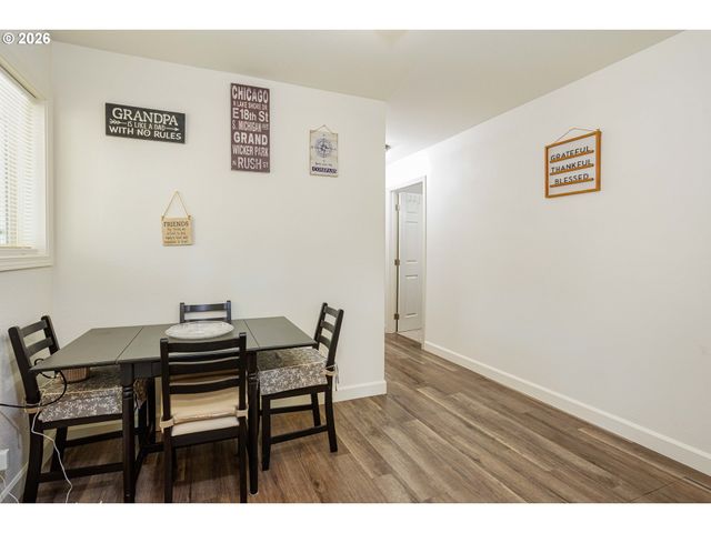 8715 Ne CLACKAMAS St, Portland, OR 97220