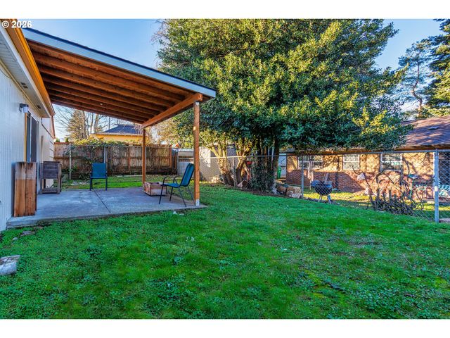 8715 Ne CLACKAMAS St, Portland, OR 97220