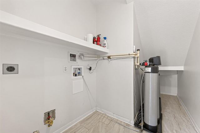 171 W Sundance Circle, The Woodlands, TX 77382