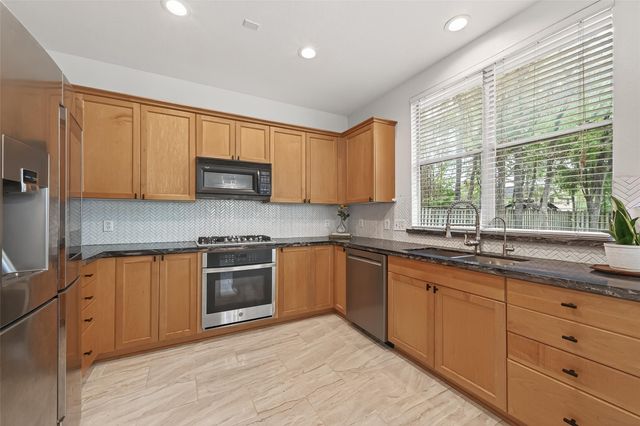 171 W Sundance Circle, The Woodlands, TX 77382