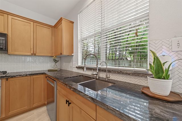 171 W Sundance Circle, The Woodlands, TX 77382