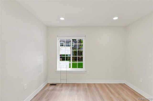1813 Wickham, Royal Oak, MI 48073