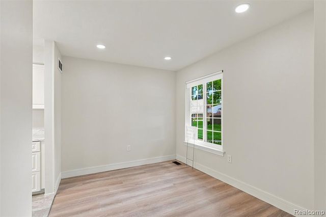 1813 Wickham, Royal Oak, MI 48073
