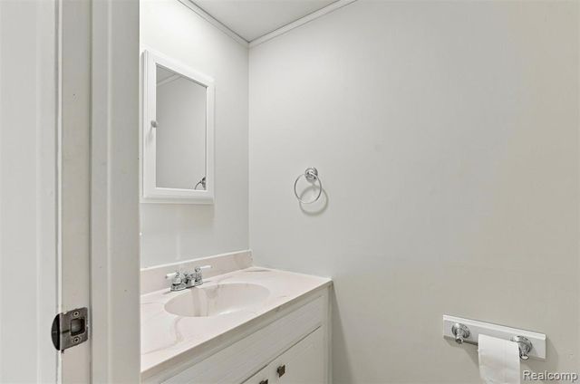 1813 Wickham, Royal Oak, MI 48073