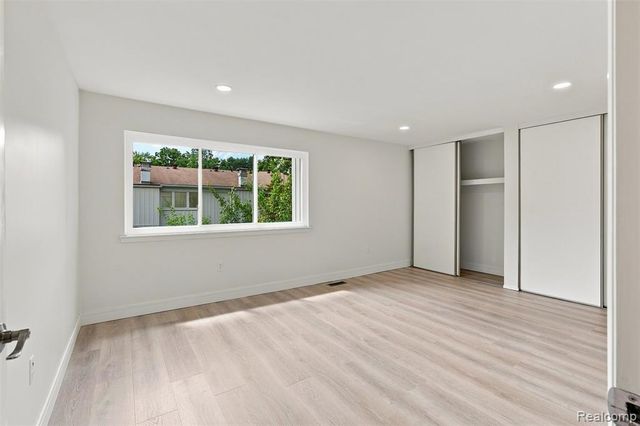 1813 Wickham, Royal Oak, MI 48073