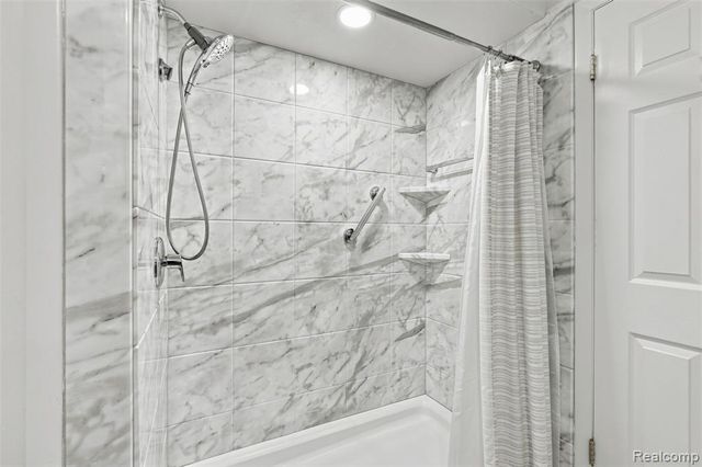 1813 Wickham, Royal Oak, MI 48073