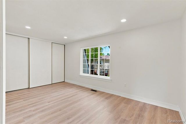1813 Wickham, Royal Oak, MI 48073