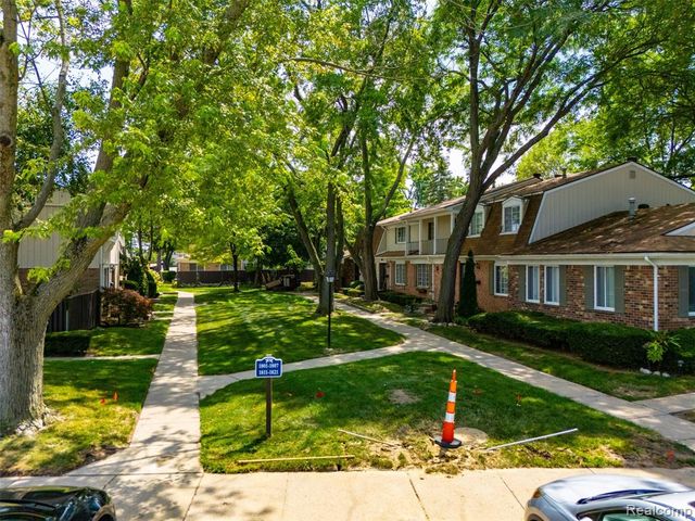 1813 Wickham, Royal Oak, MI 48073