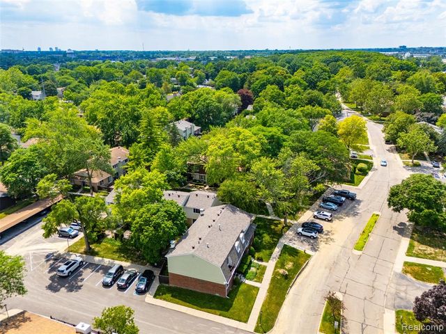 1813 Wickham, Royal Oak, MI 48073