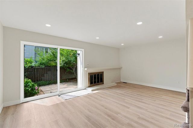 1813 Wickham, Royal Oak, MI 48073