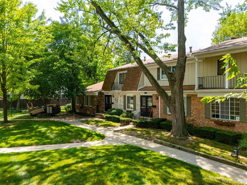 1813 Wickham, Royal Oak, MI 48073