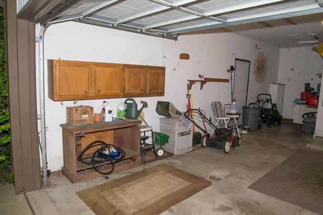 2188 Zenia Drive, Troy, MI 48083