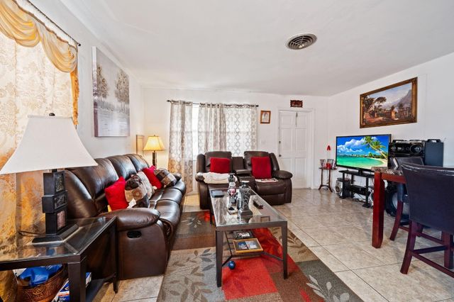 739 NE 13th Court, Fort Lauderdale, FL 33304