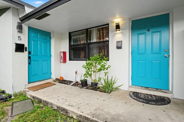 739 NE 13th Court, Fort Lauderdale, FL 33304