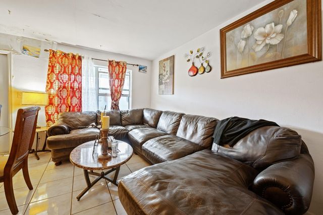 739 NE 13th Court, Fort Lauderdale, FL 33304