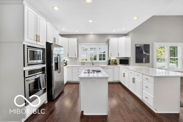 10504 Chestnut Hill Circle, Fishers, IN 46037