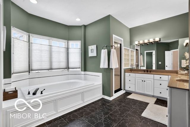10504 Chestnut Hill Circle, Fishers, IN 46037