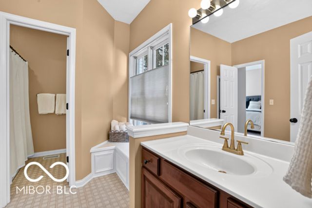 10504 Chestnut Hill Circle, Fishers, IN 46037