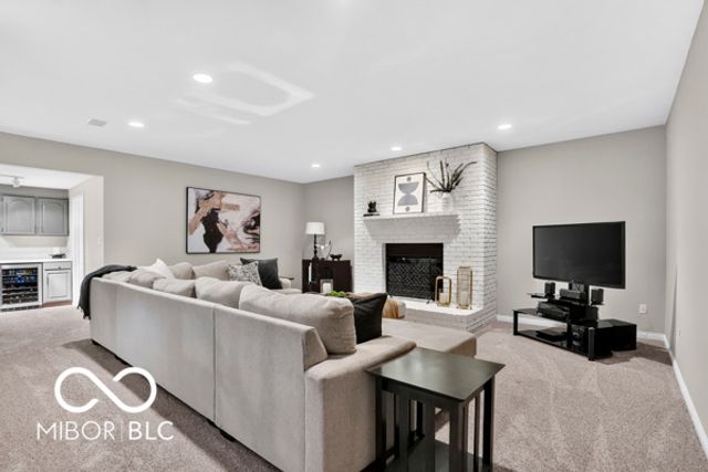 10504 Chestnut Hill Circle, Fishers, IN 46037