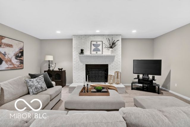10504 Chestnut Hill Circle, Fishers, IN 46037