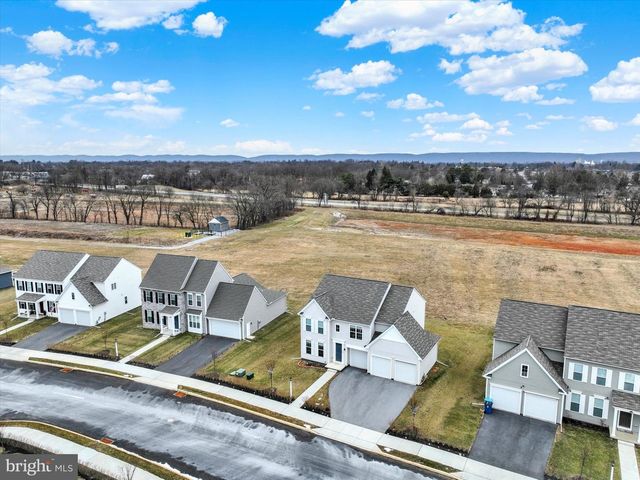 141 MOOREFIELD ST, Mechanicsburg, PA 17055