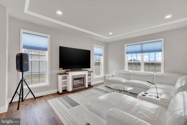 141 MOOREFIELD ST, Mechanicsburg, PA 17055