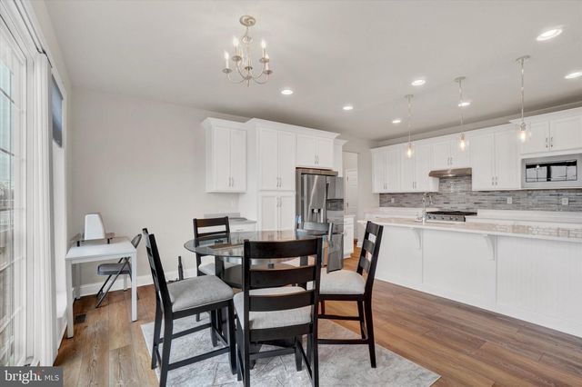 141 MOOREFIELD ST, Mechanicsburg, PA 17055