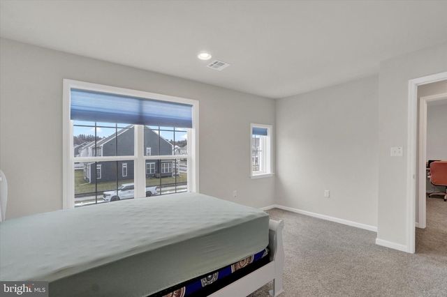 141 MOOREFIELD ST, Mechanicsburg, PA 17055