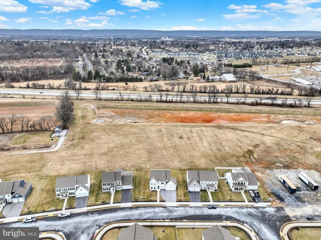 141 MOOREFIELD ST, Mechanicsburg, PA 17055