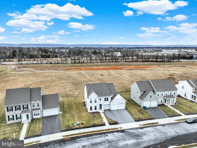 141 MOOREFIELD ST, Mechanicsburg, PA 17055