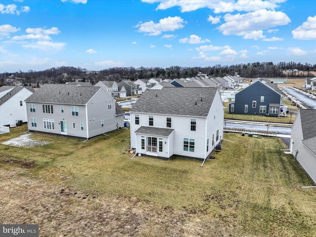 141 MOOREFIELD ST, Mechanicsburg, PA 17055