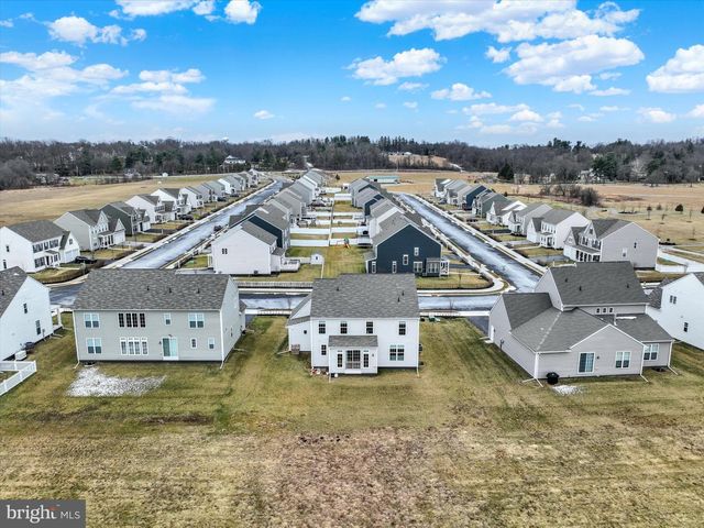 141 MOOREFIELD ST, Mechanicsburg, PA 17055