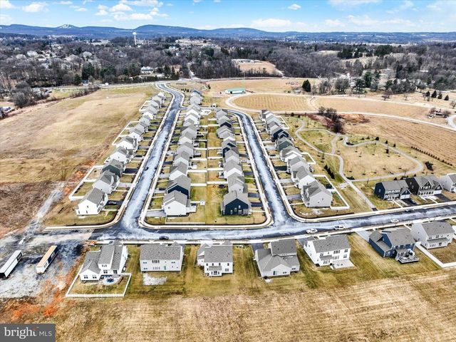 141 MOOREFIELD ST, Mechanicsburg, PA 17055