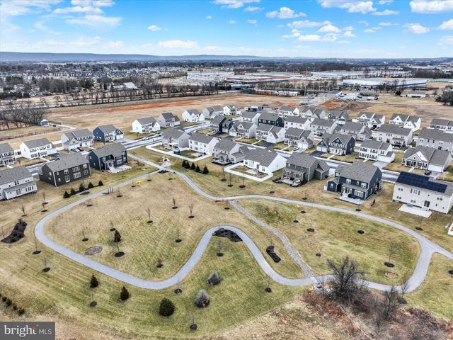 141 MOOREFIELD ST, Mechanicsburg, PA 17055