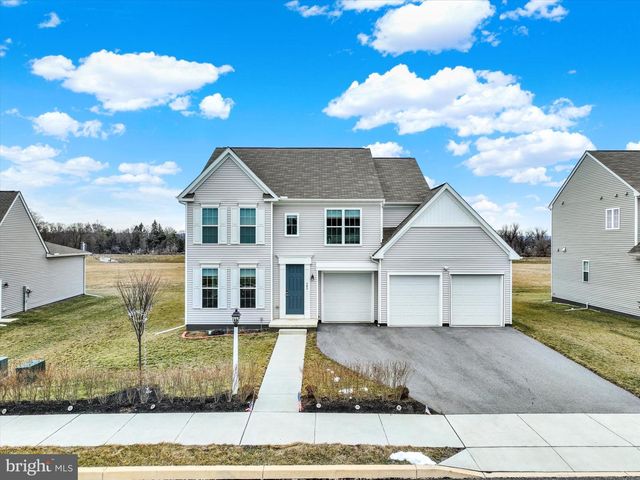 141 MOOREFIELD ST, Mechanicsburg, PA 17055