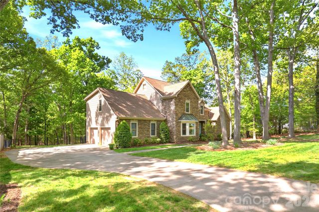 8200 Asheley Glen Drive, Mint Hill, NC 28227